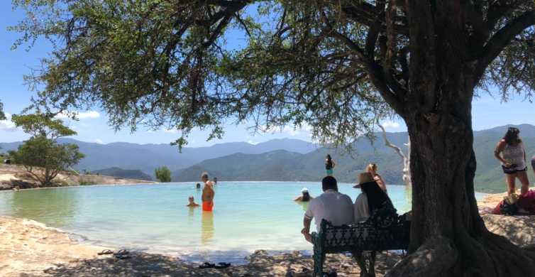 anorama de Ensueño: Vistas desde lo Alto de Hierve el Agua