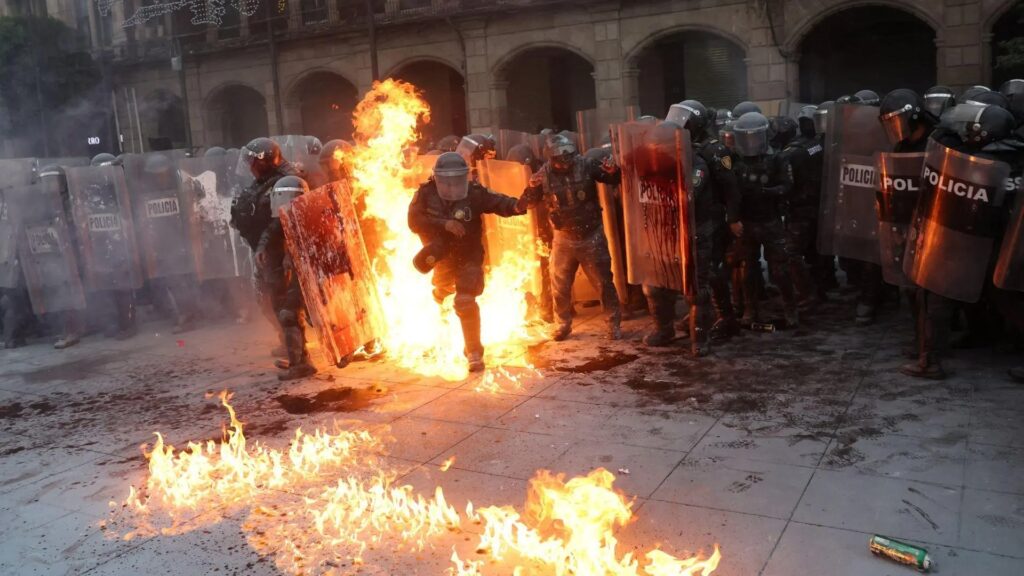vandalismo 2 de octubre cdmx mexico - DTEM